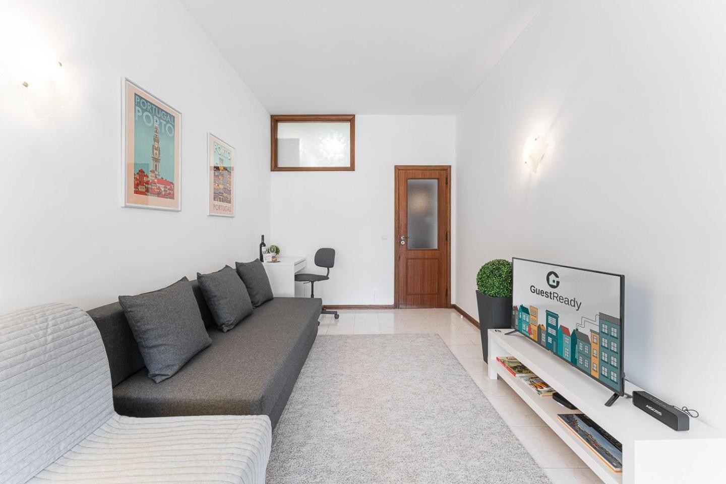 Guestready - Modern Cosy Apartment With A Terrace Porto Bagian luar foto